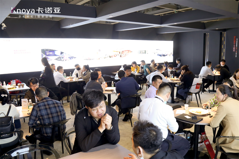 卡诺亚&ldquo;四驱&rdquo;并进亮相广州定制家居展